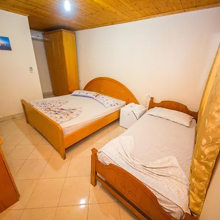 Πανσιόν Isi Vlorë